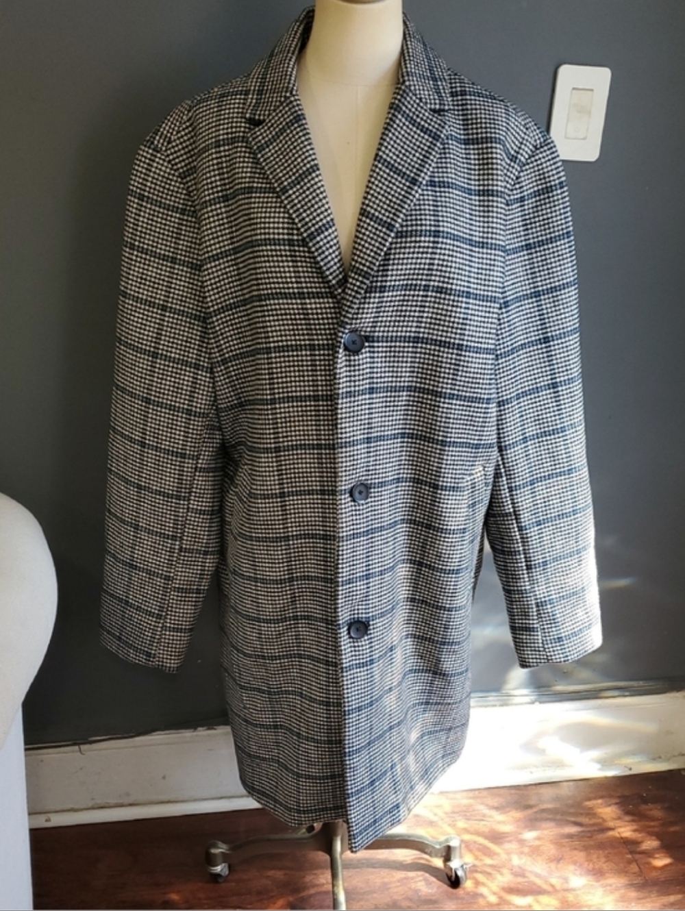 Old Navy Black and White Plaid Men's Coat - Picture 15 of 15